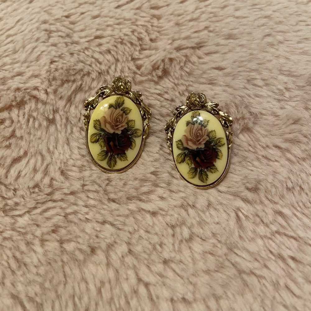 Vintage floral earrings
